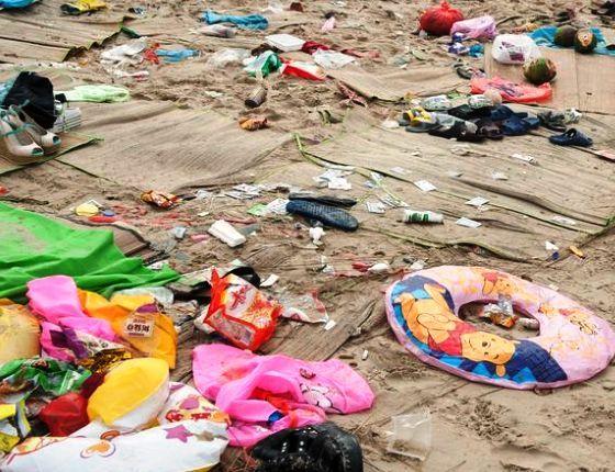 plage polluée par le plastique
